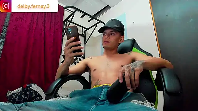 Snapshot of davidlatin66 chatting on 02-04-25, 05:53 davidlatin66 online show from 02-04-25, 05:53