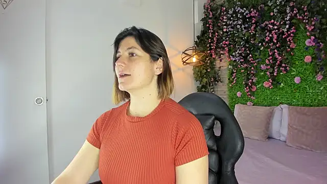 SarahDeyvis online show from 02-17-26, 01:30