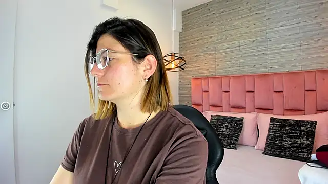 SarahDeyvis online show from 09-29-25, 07:41