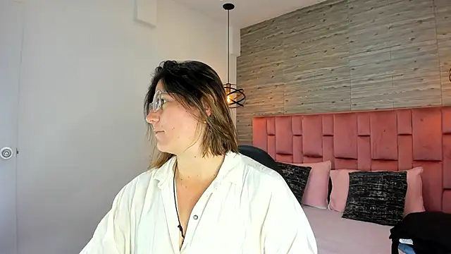 SarahDeyvis online show from 09-17-25, 04:09