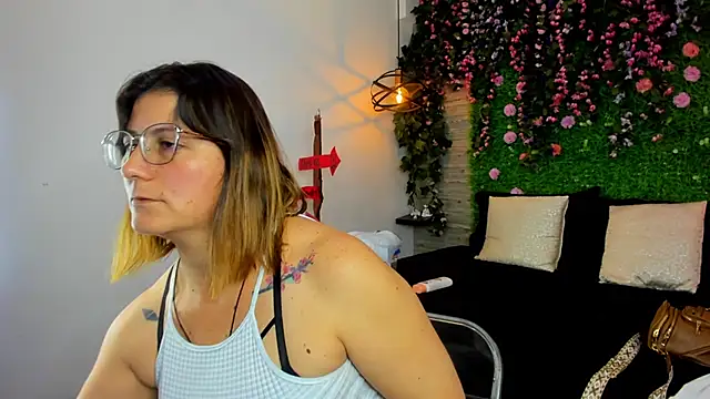 SarahDeyvis online show from 11-08-25, 02:31