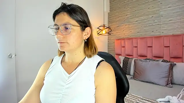 SarahDeyvis online show from 10-06-25, 12:06