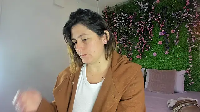 SarahDeyvis online show from 02-23-26, 02:06