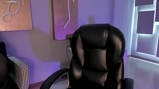 EveBensonX online show from 11-10-25, 12:43