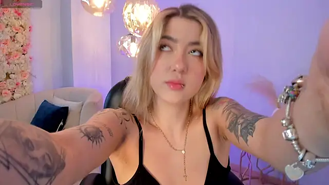 EveBensonX online show from 10-26-25, 05:57