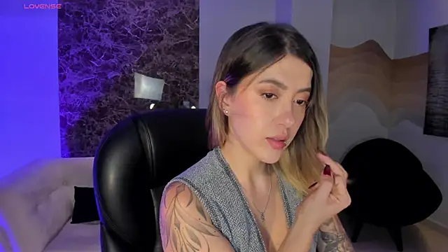 EveBensonX online show from 06-25-26, 08:03