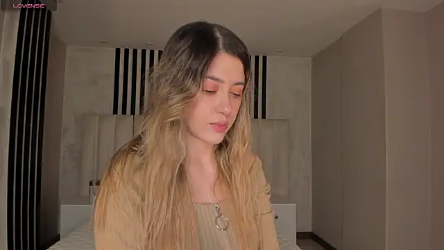 EveBensonX online show from 04-09-26, 06:36