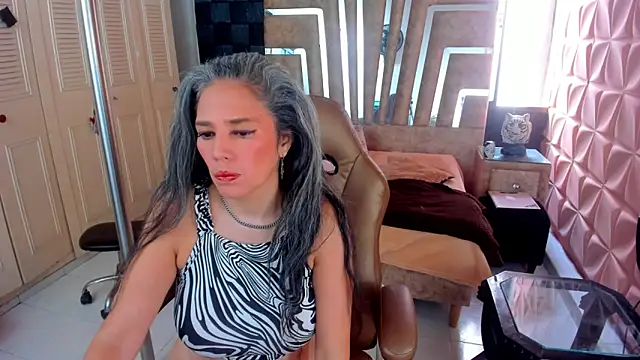 cute sassy online show from 11-11-25, 01:17