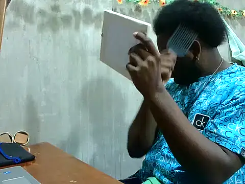 2ocmaxi online show from 11-17-25, 08:57