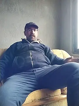 masculine bear daddy online show from 12-04-25, 08:46