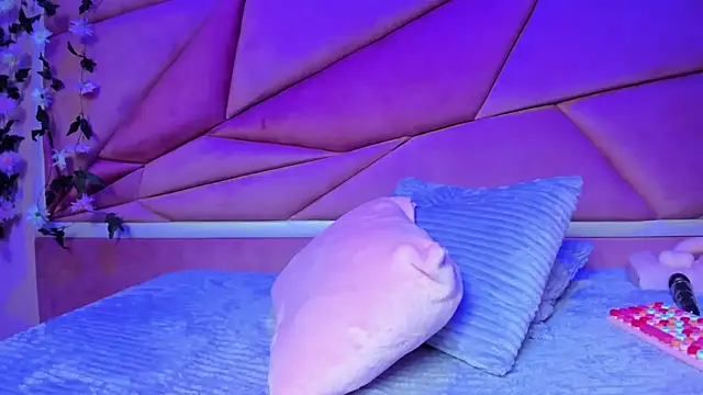 luna miler  online show from 10-29-25, 02:54