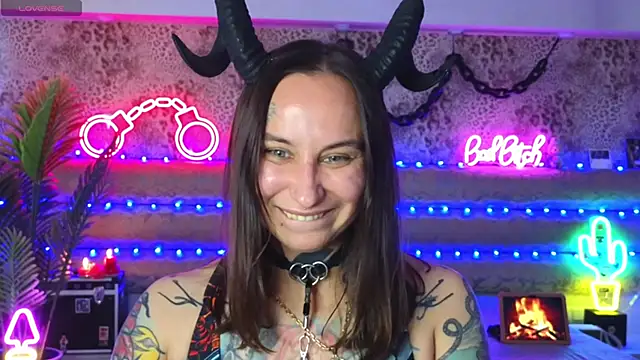 Snapshot of Cool_Freak_ chatting on 05-17-26, 10:15 Cool Freak online show from 05-17-26, 10:15