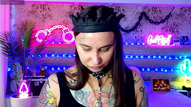 Snapshot of Cool_Freak_ chatting on 01-18-26, 09:56 Cool Freak online show from 01-18-26, 09:56