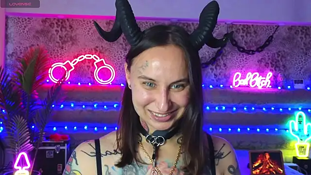 Snapshot of Cool_Freak_ chatting on 05-15-26, 10:02 Cool Freak online show from 05-15-26, 10:02