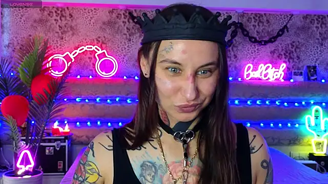 Snapshot of Cool_Freak_ chatting on 02-20-26, 10:39 Cool Freak online show from 02-20-26, 10:39