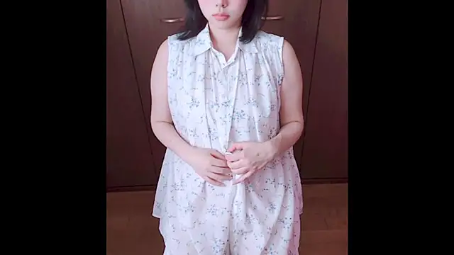 Snapshot of Anne-japanese- chatting on 08-02-26, 01:26 Anne-japanese- online show from 08-02-26, 01:26