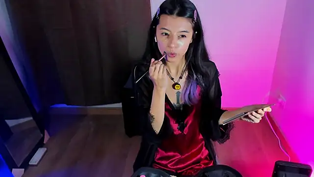 Snapshot of NanaRott chatting on 11-29-25, 08:42 NanaRott online show from 11-29-25, 08:42