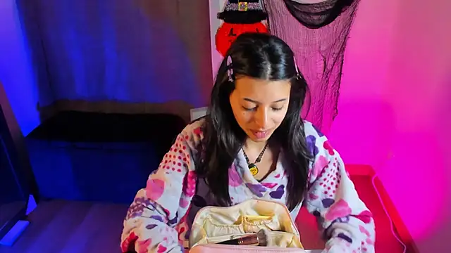 Snapshot of NanaRott chatting on 11-01-25, 12:06 NanaRott online show from 11-01-25, 12:06