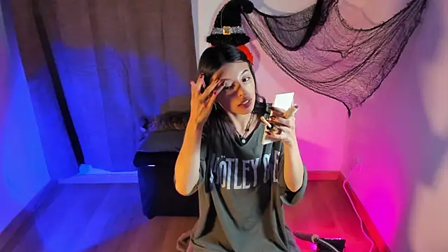 Snapshot of NanaRott chatting on 10-27-25, 10:44 NanaRott online show from 10-27-25, 10:44