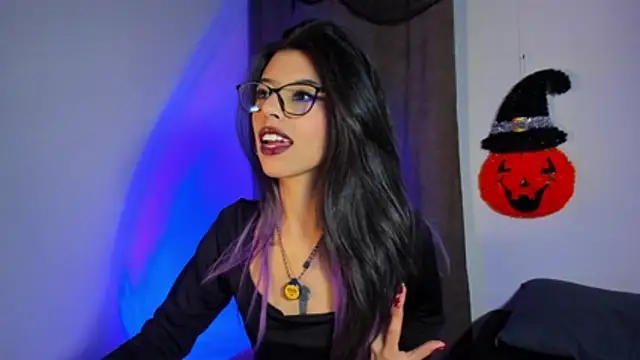 Snapshot of NanaRott chatting on 10-19-25, 02:36 NanaRott online show from 10-19-25, 02:36
