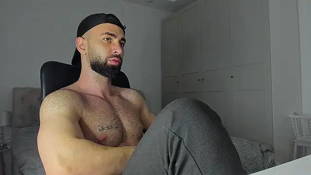 Snapshot of MichaelMasterss chatting on 02-14-26, 01:50 MichaelMasterss online show from 02-14-26, 01:50