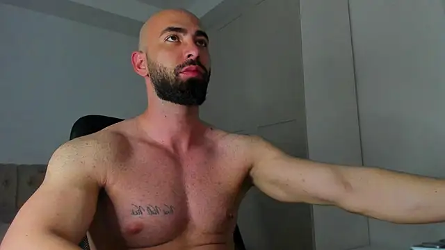 Snapshot of MichaelMasterss chatting on 04-28-26, 08:35 MichaelMasterss online show from 04-28-26, 08:35