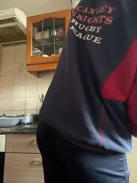 Snapshot of bigbrown- chatting on 03-07-25, 03:07 bigbrown- online show from 03-07-25, 03:07