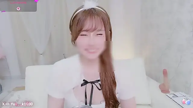 Snapshot of Yuu__k chatting on 10-04-25, 03:46 Yuu k online show from 10-04-25, 03:46