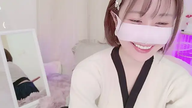 Snapshot of Yuu__k chatting on 01-24-25, 02:08 Yuu k online show from 01-24-25, 02:08