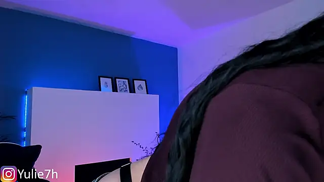 Snapshot of _Jessy_Moon_ chatting on 09-25-25, 07:42 Jessy Moon online show from 09-25-25, 07:42