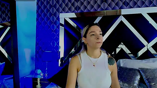 victoriaa lee  online show from 03-12-25, 07:14