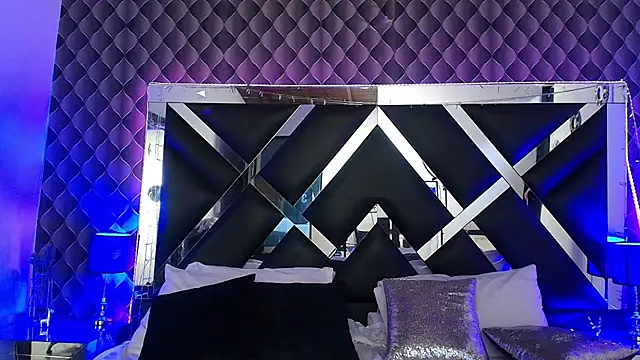 victoriaa lee  online show from 07-17-26, 07:11