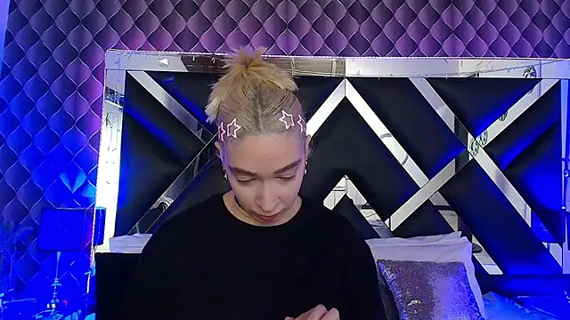 Snapshot of victoriaa_lee_ chatting on 02-16-26, 07:12 victoriaa lee online show from 02-16-26, 07:12