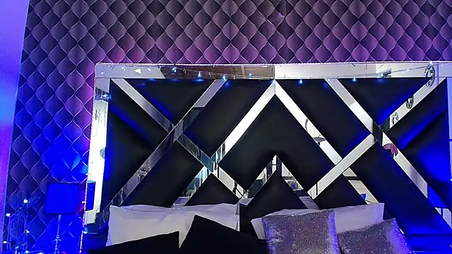 victoriaa lee  online show from 04-04-26, 07:42