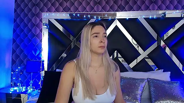 victoriaa lee  online show from 01-06-26, 07:40