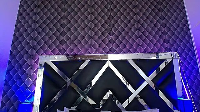 victoriaa lee  online show from 07-04-26, 07:07