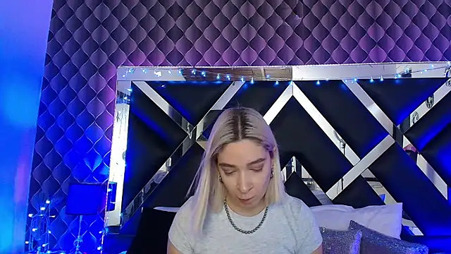 victoriaa lee  online show from 03-21-26, 07:07