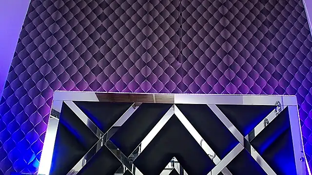 victoriaa lee  online show from 10-25-25, 07:25