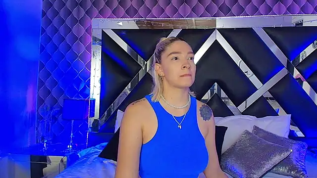 victoriaa lee  online show from 03-19-26, 07:36