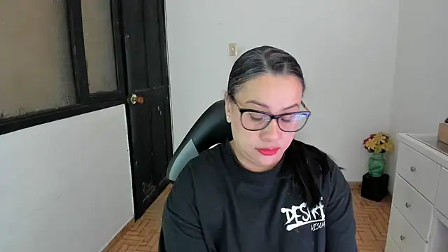 smile sweetpao online show from 10-17-25, 12:40