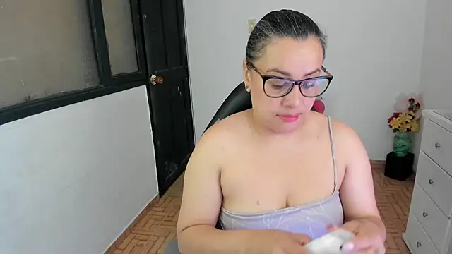 smile sweetpao online show from 11-07-25, 12:42