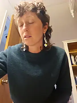 mossy kiss online show from 01-21-25, 06:12