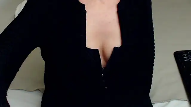 AylyneRichards online show from 10-16-25, 04:54