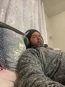 Cristian-Brayan online show from 11-13-25, 04:33