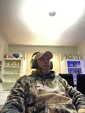 Cristian-Brayan online show from 10-27-25, 04:08