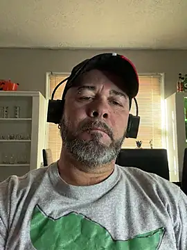 Cristian-Brayan online show from 03-18-25, 01:12