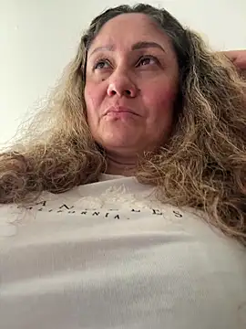 Snapshot of gabiTetas chatting on 12-17-25, 08:36 gabiTetas online show from 12-17-25, 08:36