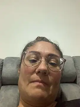 Snapshot of gabiTetas chatting on 01-10-25, 11:33 gabiTetas online show from 01-10-25, 11:33