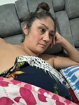 Snapshot of gabiTetas chatting on 10-08-25, 08:20 gabiTetas online show from 10-08-25, 08:20