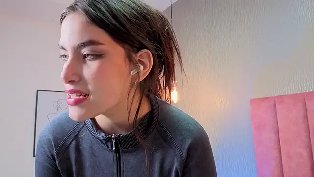 Alexa Thaylor  online show from 01-11-26, 09:44